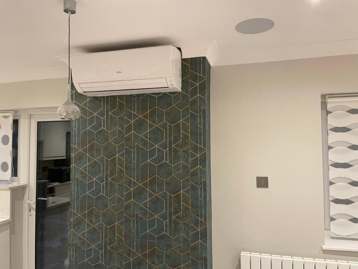 Luxury House Διαμέρισμα Greenford  Εξωτερικό φωτογραφία