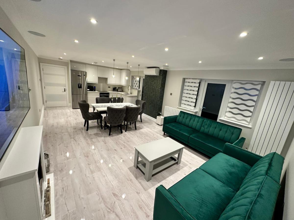 Luxury House Διαμέρισμα Greenford  Εξωτερικό φωτογραφία
