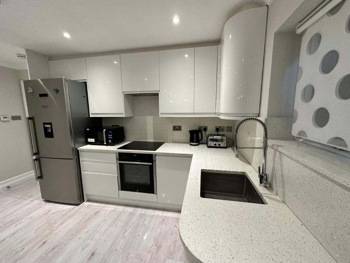 Luxury House Διαμέρισμα Greenford  Εξωτερικό φωτογραφία