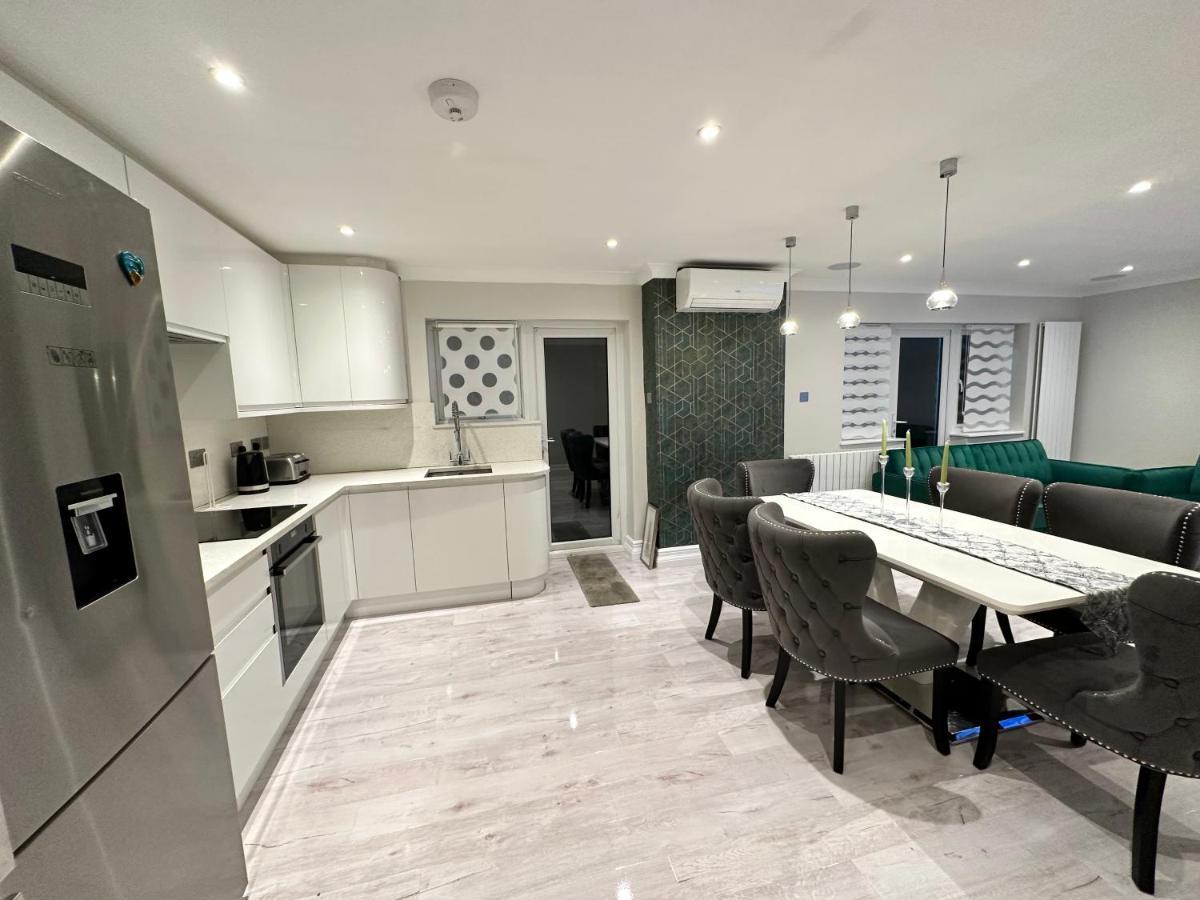 Luxury House Διαμέρισμα Greenford  Εξωτερικό φωτογραφία