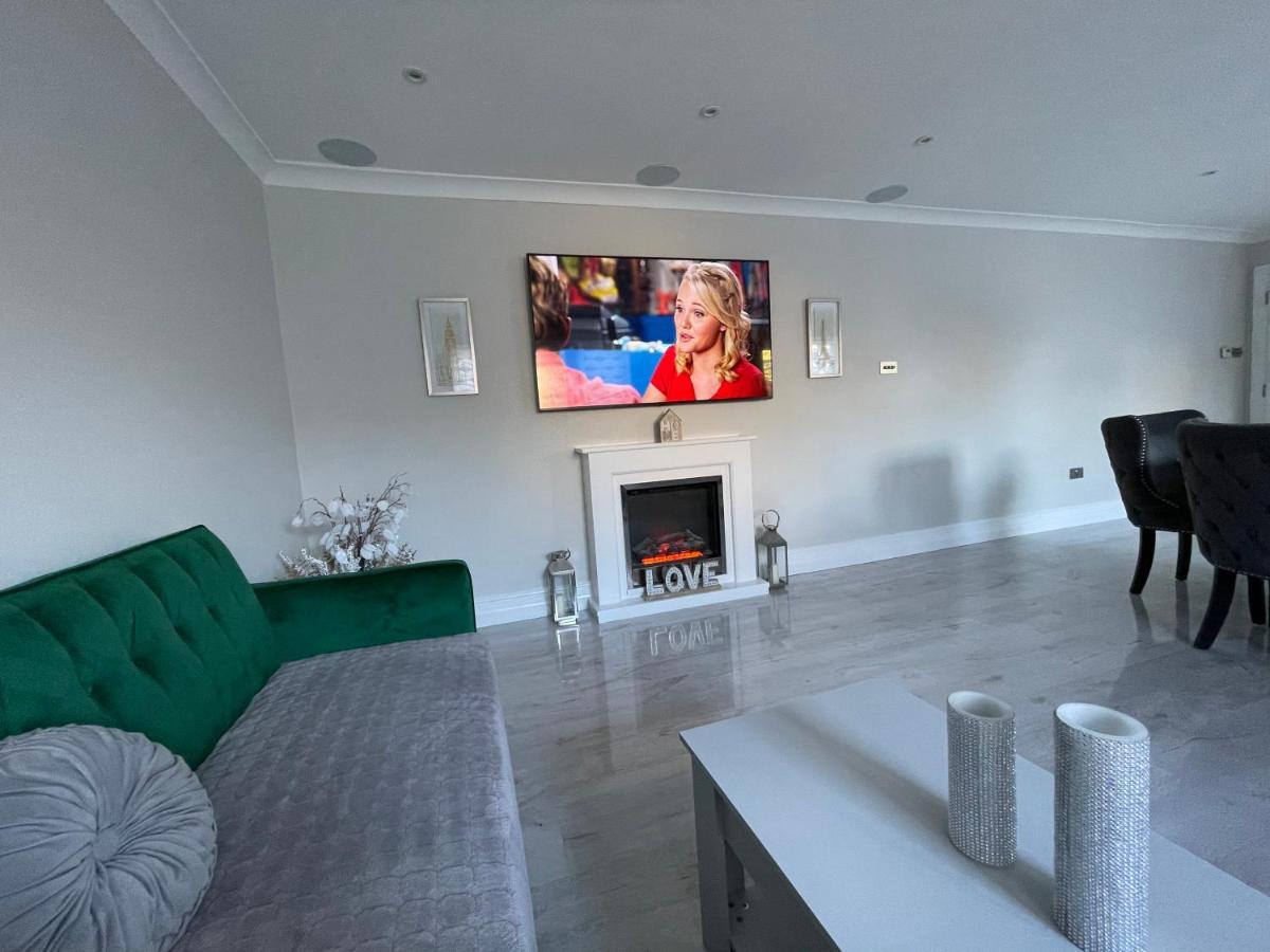 Luxury House Διαμέρισμα Greenford  Εξωτερικό φωτογραφία