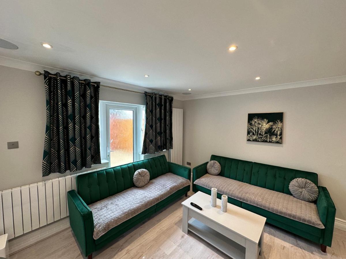 Luxury House Διαμέρισμα Greenford  Εξωτερικό φωτογραφία