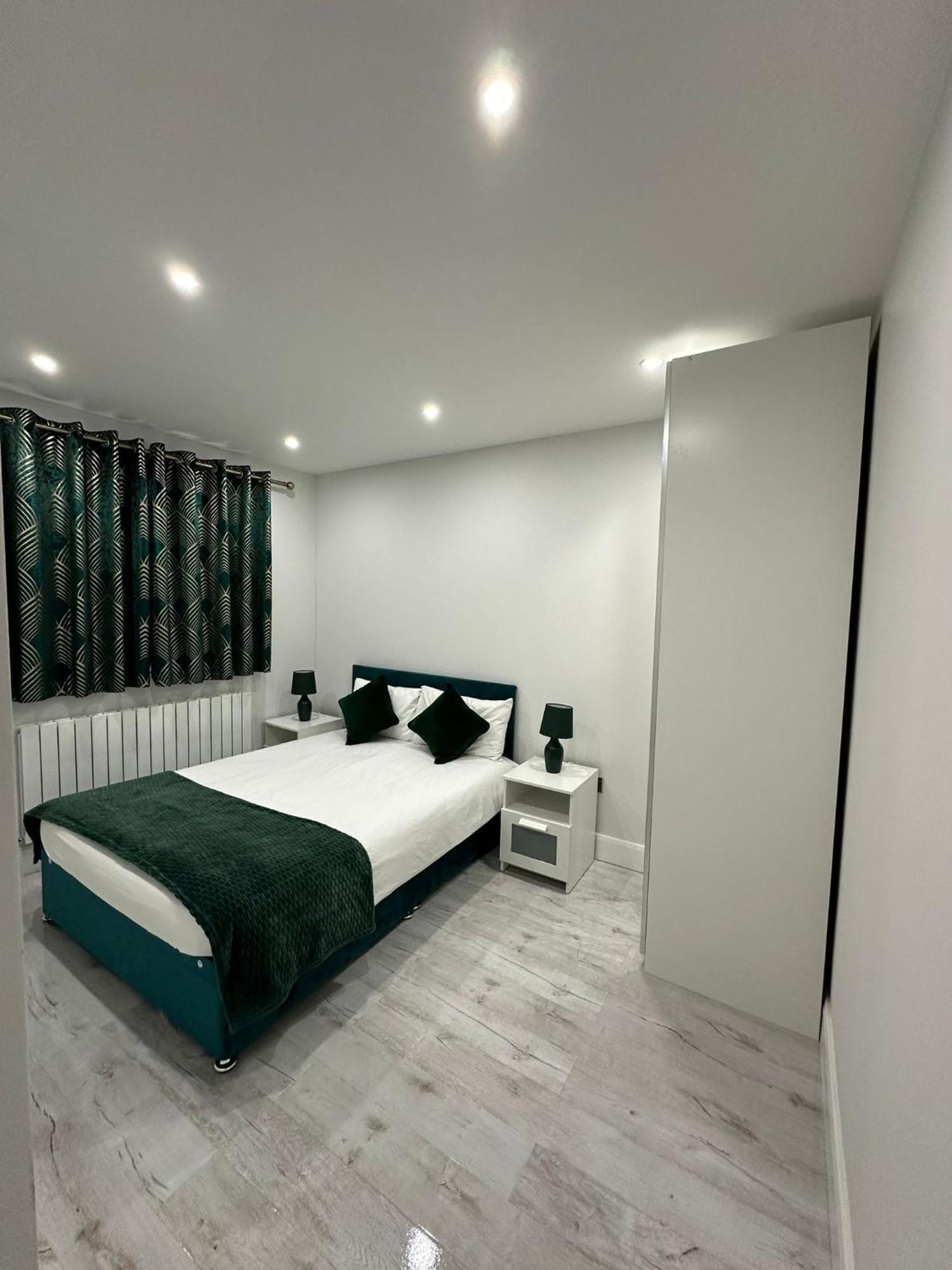 Luxury House Διαμέρισμα Greenford  Εξωτερικό φωτογραφία