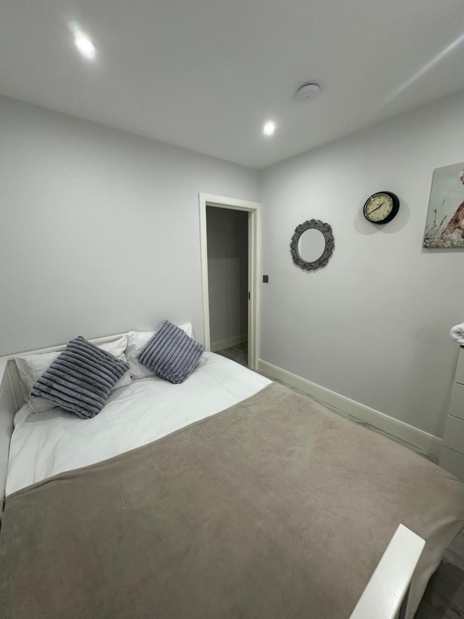 Luxury House Διαμέρισμα Greenford  Εξωτερικό φωτογραφία