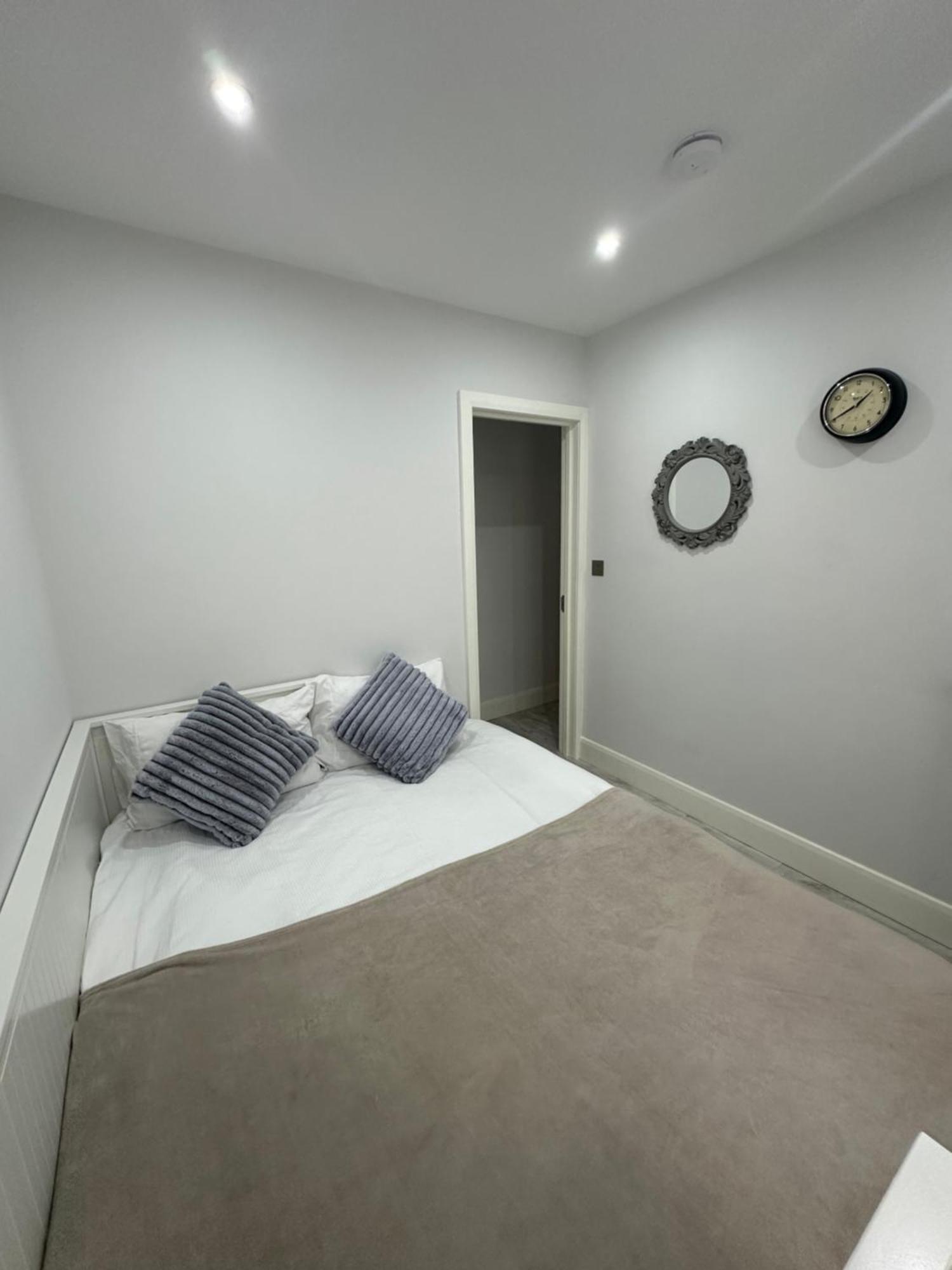 Luxury House Διαμέρισμα Greenford  Εξωτερικό φωτογραφία