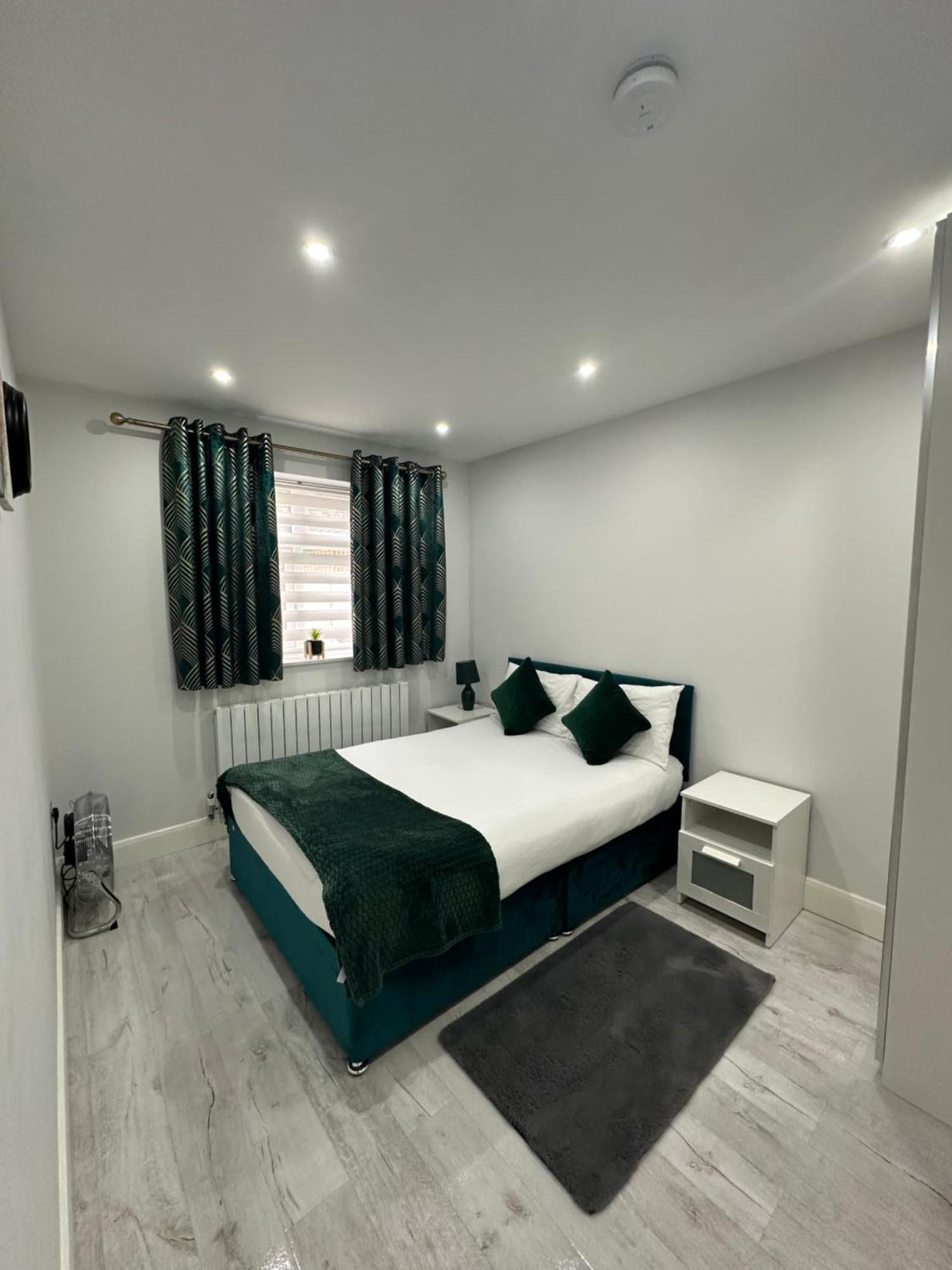 Luxury House Διαμέρισμα Greenford  Εξωτερικό φωτογραφία