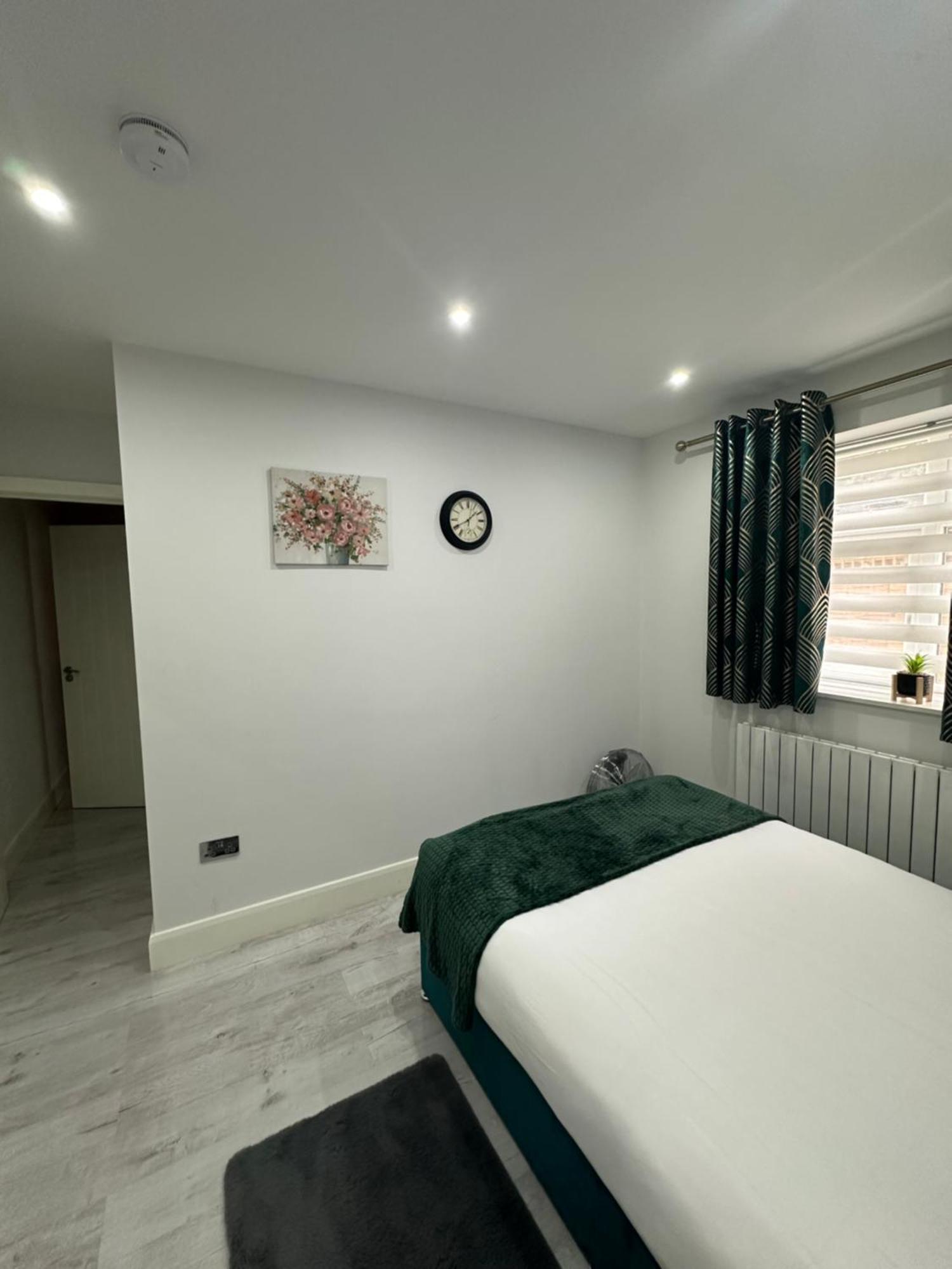 Luxury House Διαμέρισμα Greenford  Εξωτερικό φωτογραφία